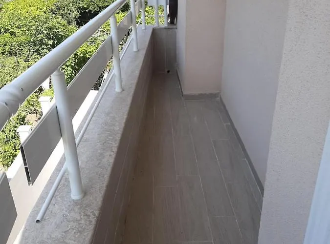 жени * Царево