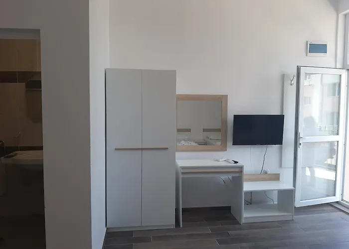 жени * Царево