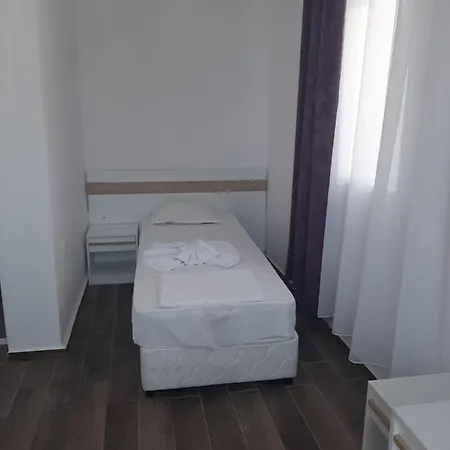 Apartment жени